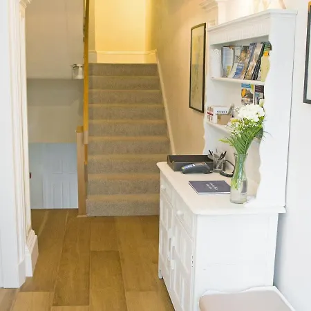 Cumbria House Tatil Evi *