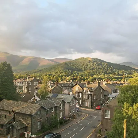Cumbria House Tatil Evi *
